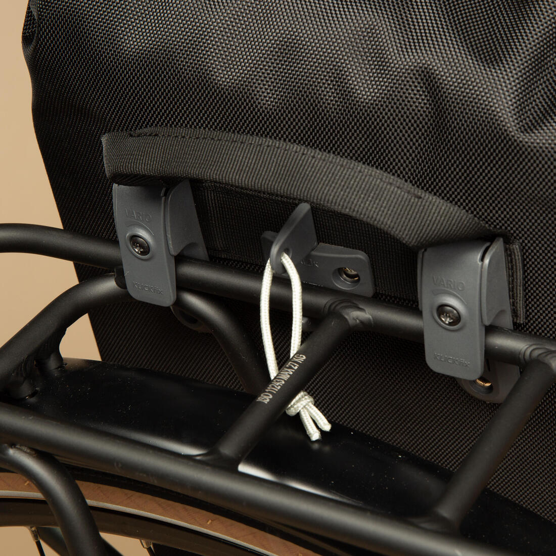 Alforjas bicicleta 20 L impermeable Elops 500 negro - Image 4
