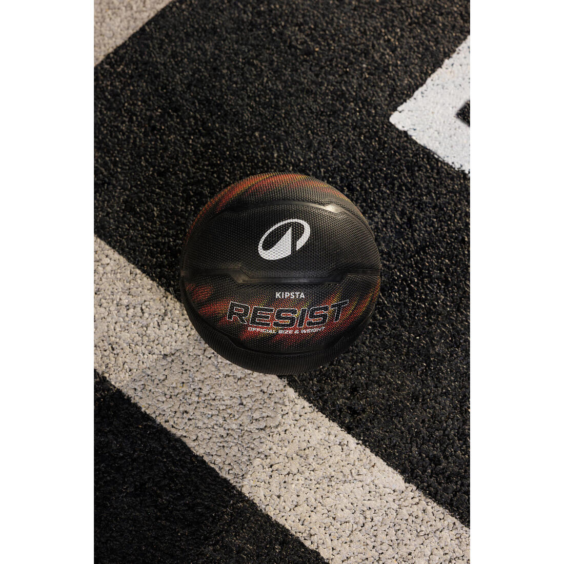 Balón de baloncesto talla 5 - RESIST R500 negro naranja - Image 5