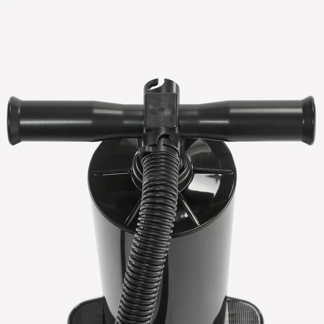 HInchador de mano doble acción para colchones 4L Quechua Hand Pump Comfort - Image 3