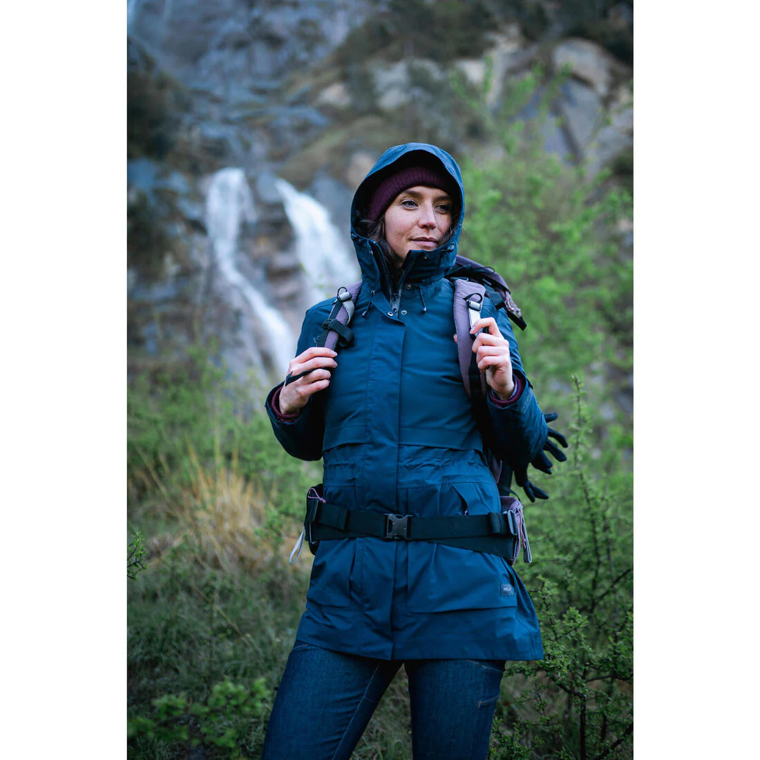 Mochila de montaña y trekking 60+6L Mujer Forclaz Travel 900. Funda impermeable - Image 21