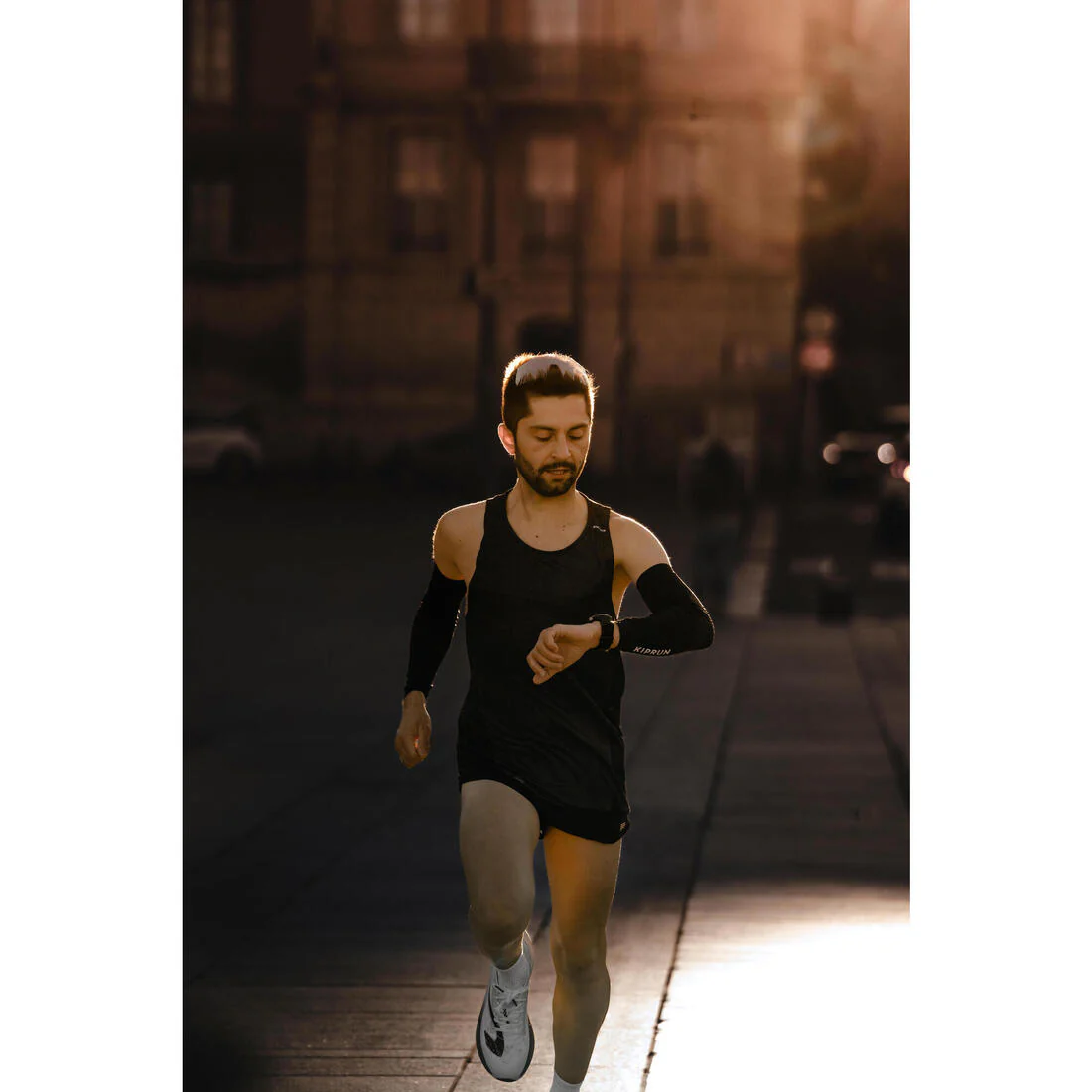 Pantalón corto running Hombre - KIPRUN Run 500 Confort Split Negro - Image 10