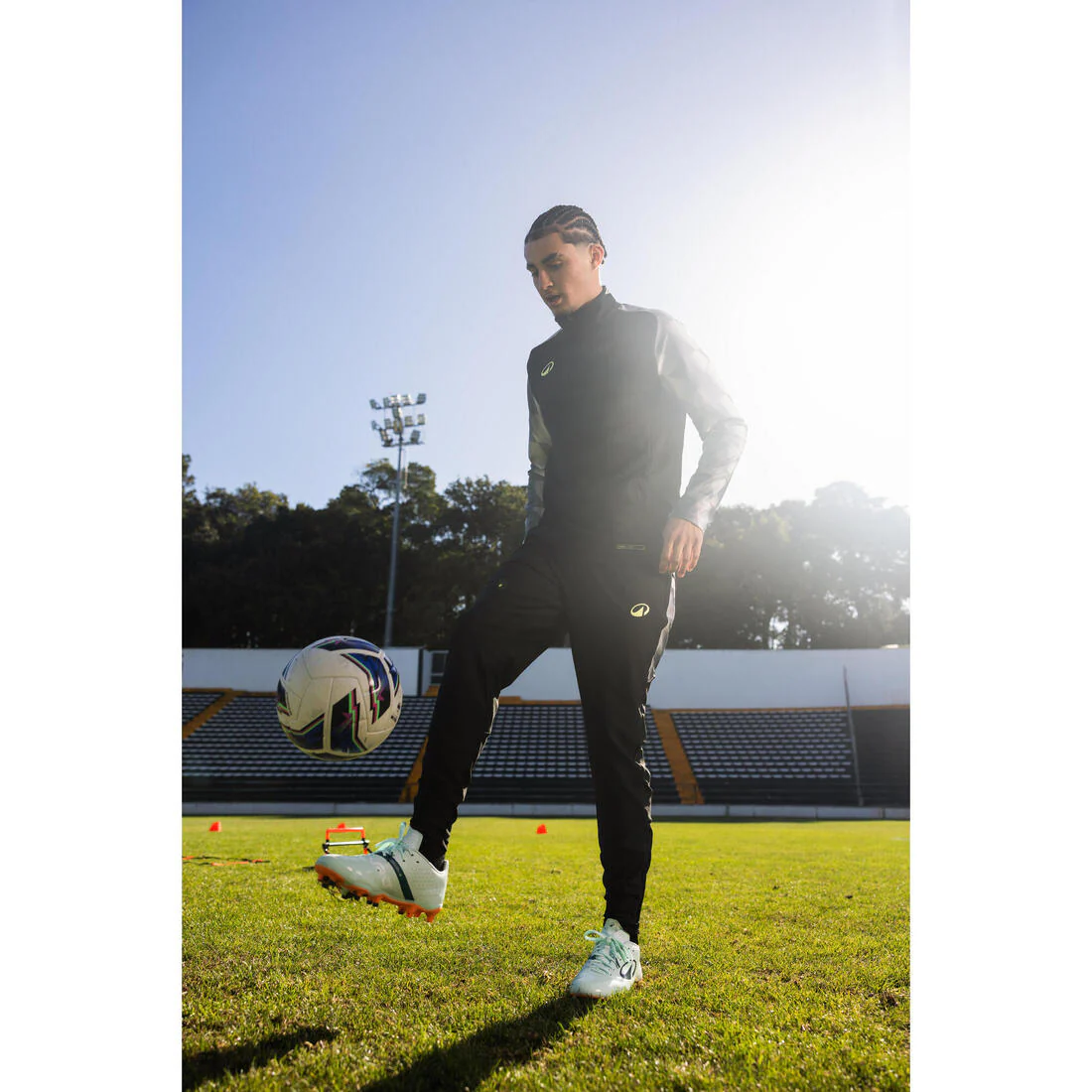 PANTALÓN DE ENTRENAMIENTO DE FÚTBOL ADULTO VIRALTO WAVE  NEGRO Y AMARILLO FLUO - Image 11