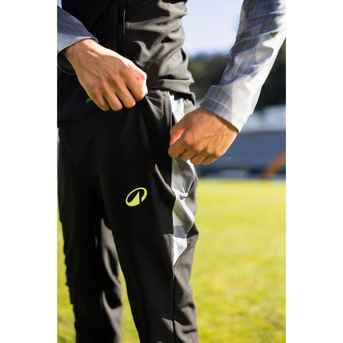 PANTALÓN DE ENTRENAMIENTO DE FÚTBOL ADULTO VIRALTO WAVE  NEGRO Y AMARILLO FLUO - Image 13