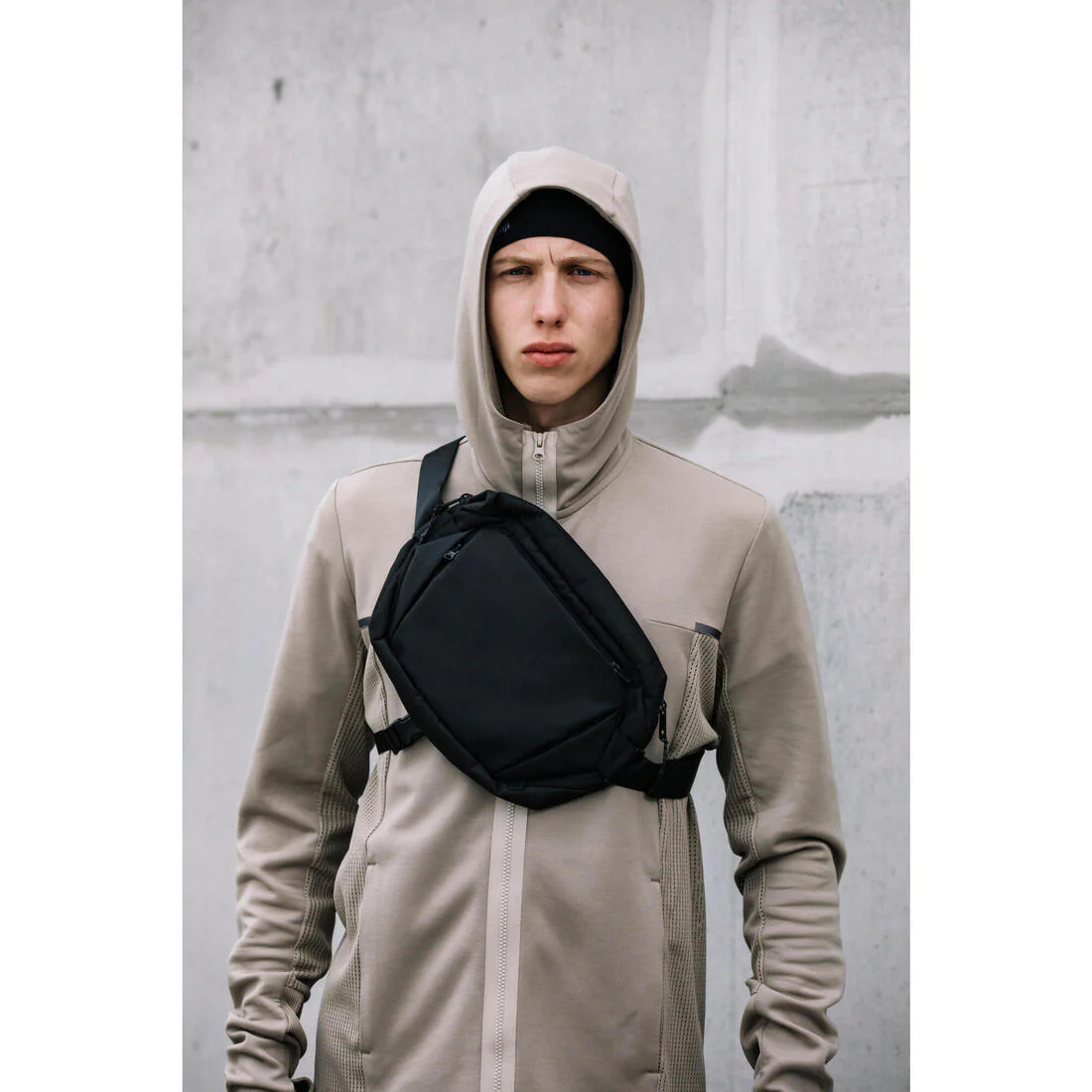 Riñonera Messenger Caminar Ciudad Activ MBLTY Negro - Image 11
