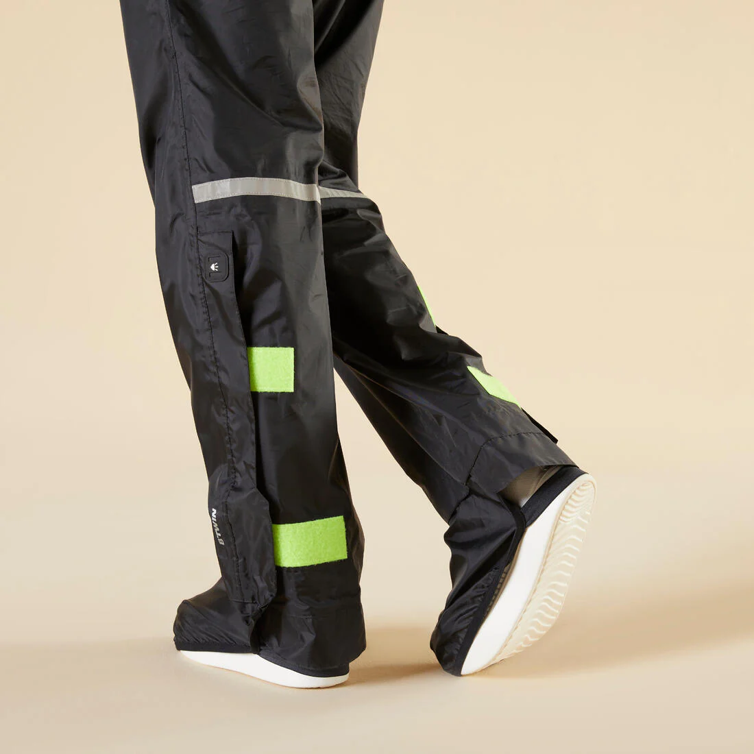 Sobrepantalón Ciclismo Urbano 100 Negro Impermeable Cubrecalzado Integrado - Image 6