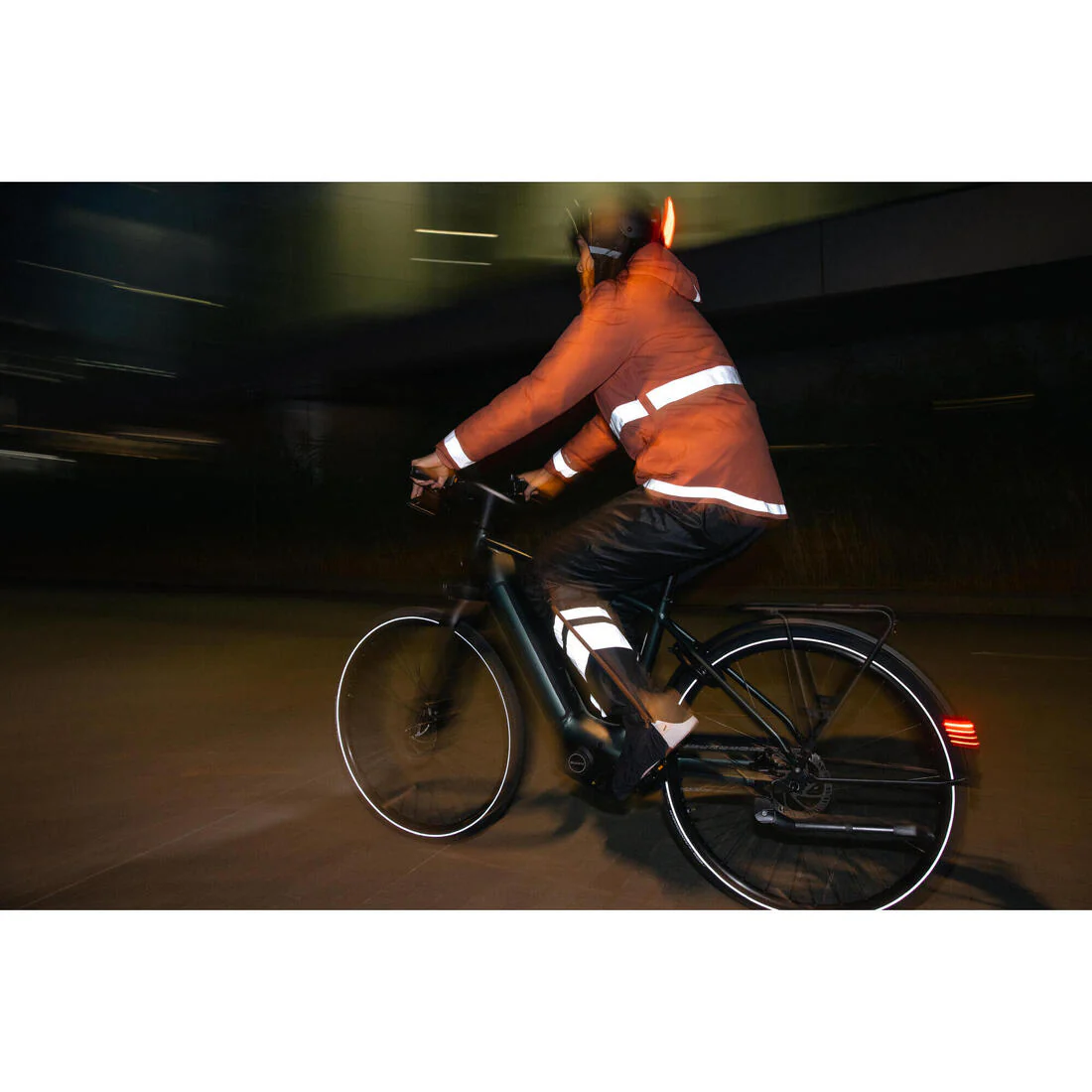 Sobrepantalón Ciclismo Urbano 540 Mujer Negro Impermeable Cubrecalzado Integrado - Image 12