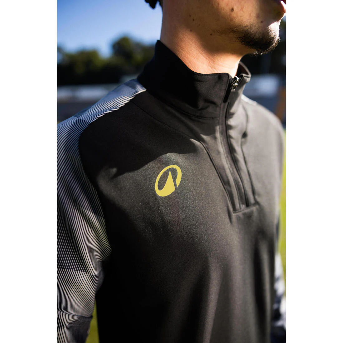 SUDADERA DE ADULTO 1/2 CREMALLERA VIRALTO WAVE NEGRO, AMARILLO FLUO - Image 11