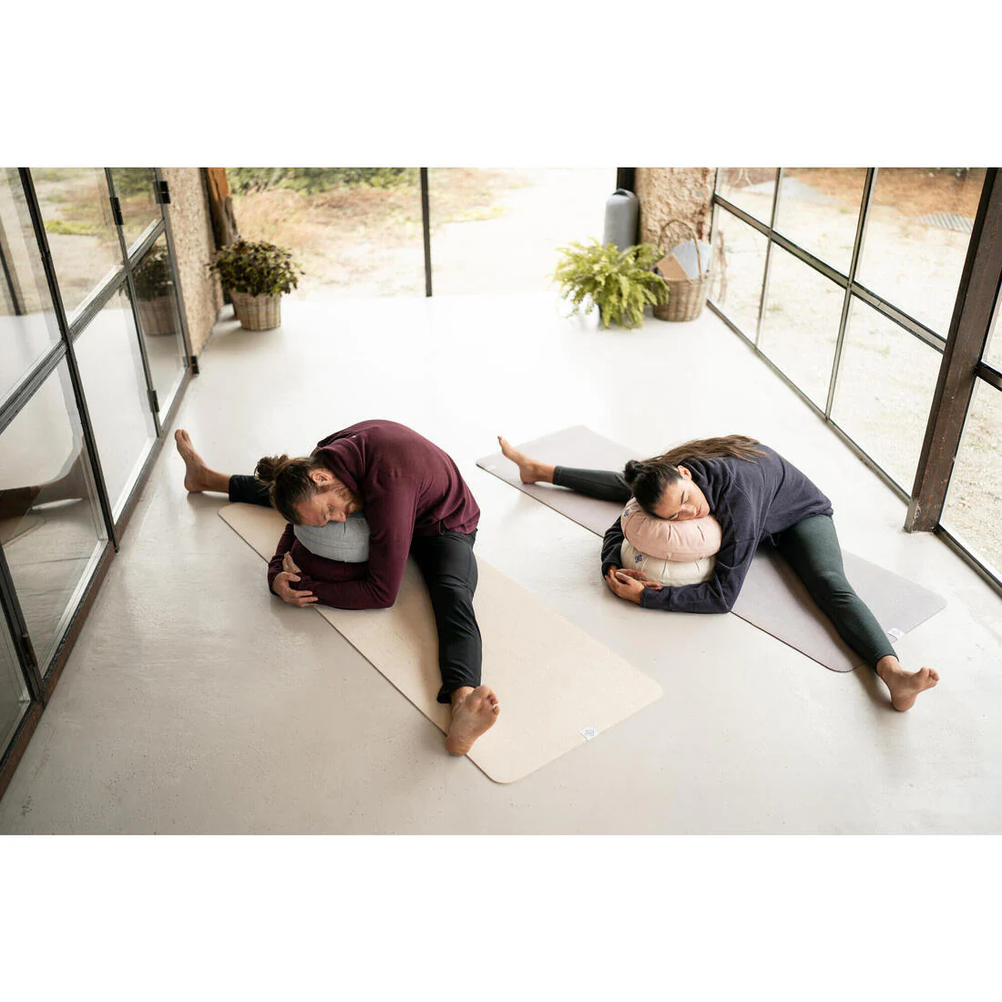 Zafu cojín de yoga y meditación Kimjaly forma redonda gris - Image 6