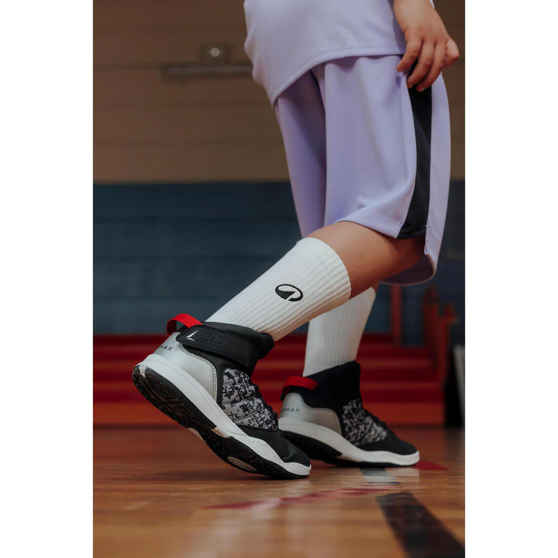 Zapatillas de baloncesto velcro Niños Tarmak Easy SE100 negras - Image 7