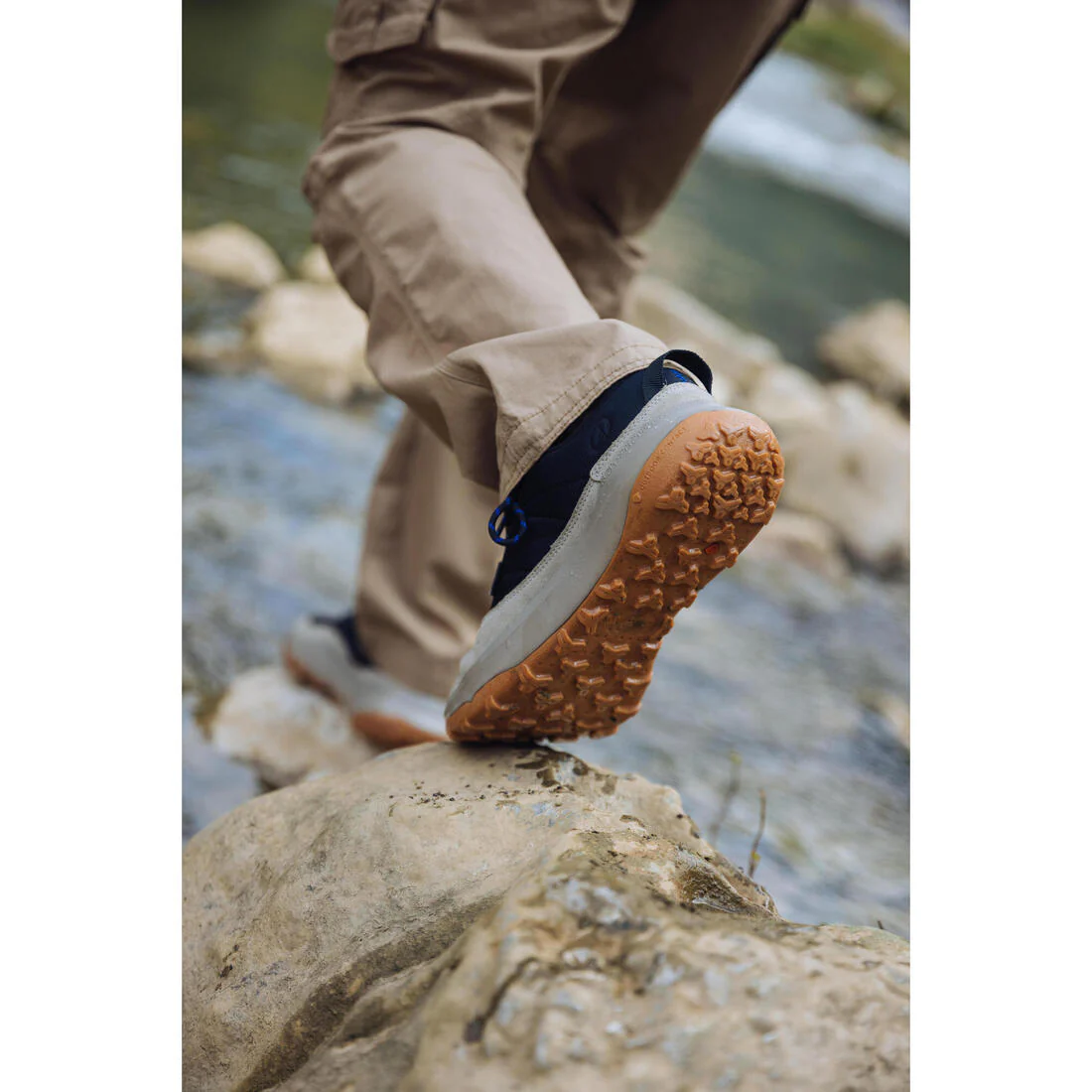Zapatillas de montaña y trekking impermeables NH500 bajas WP negro ahumado - Image 12